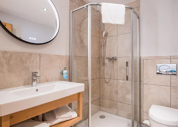 Angelina زيرمات